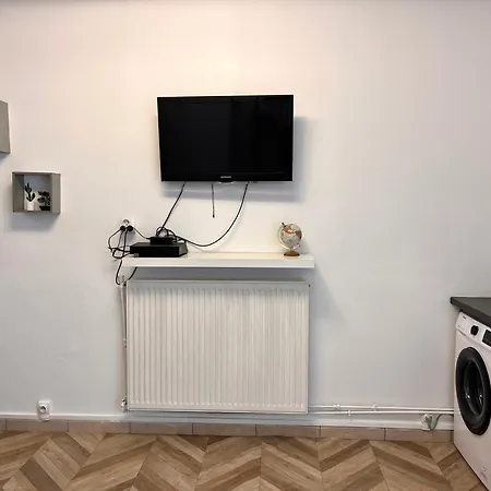 #2 Charmante Maison A 4 Min Metro 9 Holiday home Bagnolet