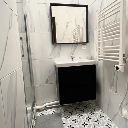 #2 Charmante Maison A 4 Min Metro 9