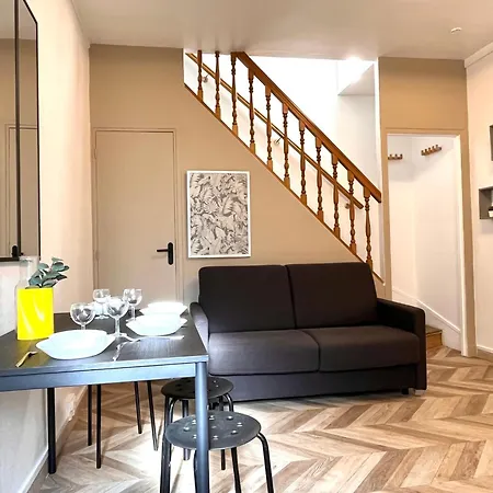 #2 Charmante Maison A 4 Min Metro 9 Holiday home